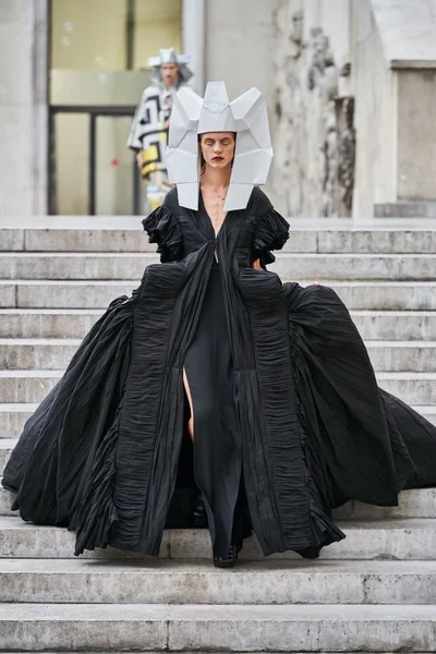 Look 32
